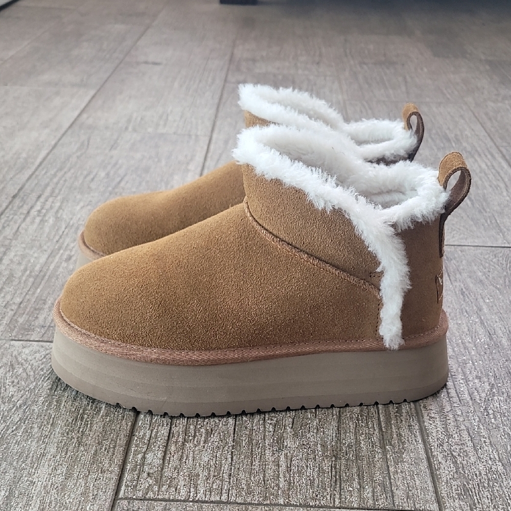 Koolaburra By UGG Koola Ultra Mini Platform tan suede boots with fur - Picture 3 of 10